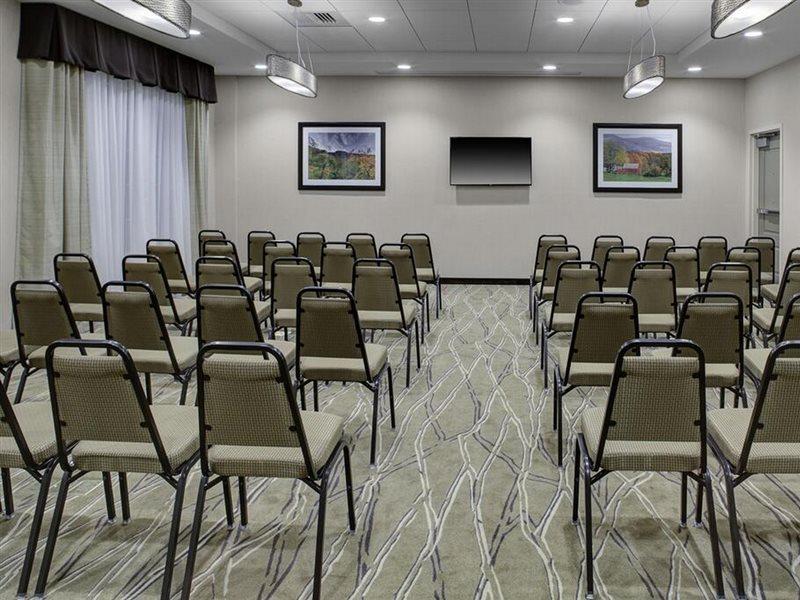 Hampton Inn & Suites Manchester, Vt Екстериор снимка