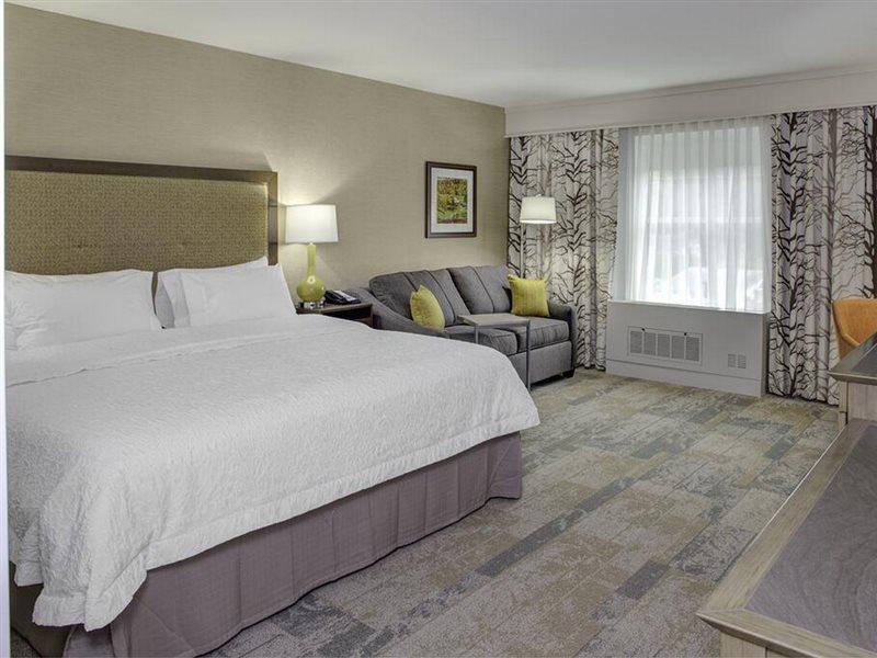 Hampton Inn & Suites Manchester, Vt Екстериор снимка