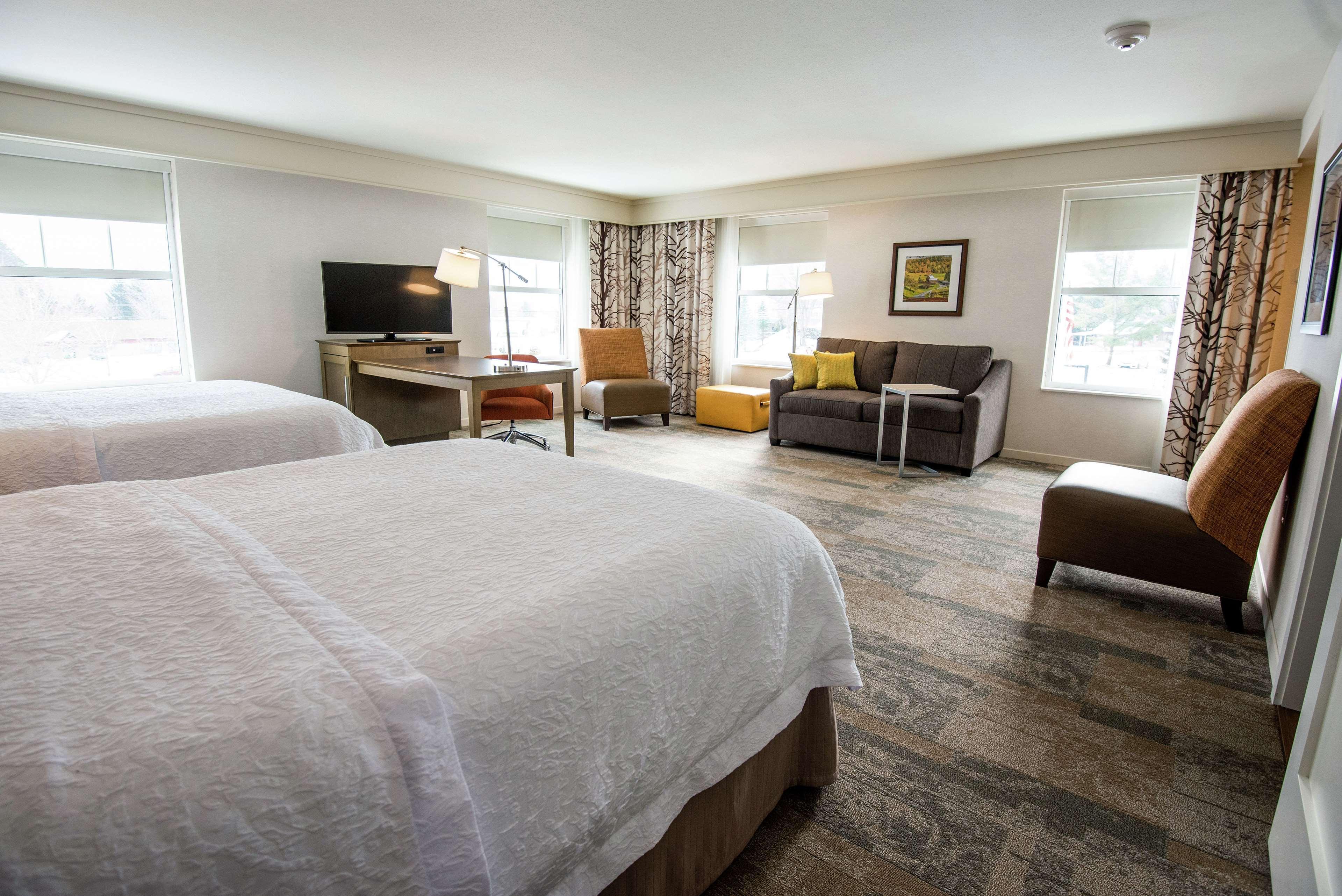Hampton Inn & Suites Manchester, Vt Екстериор снимка