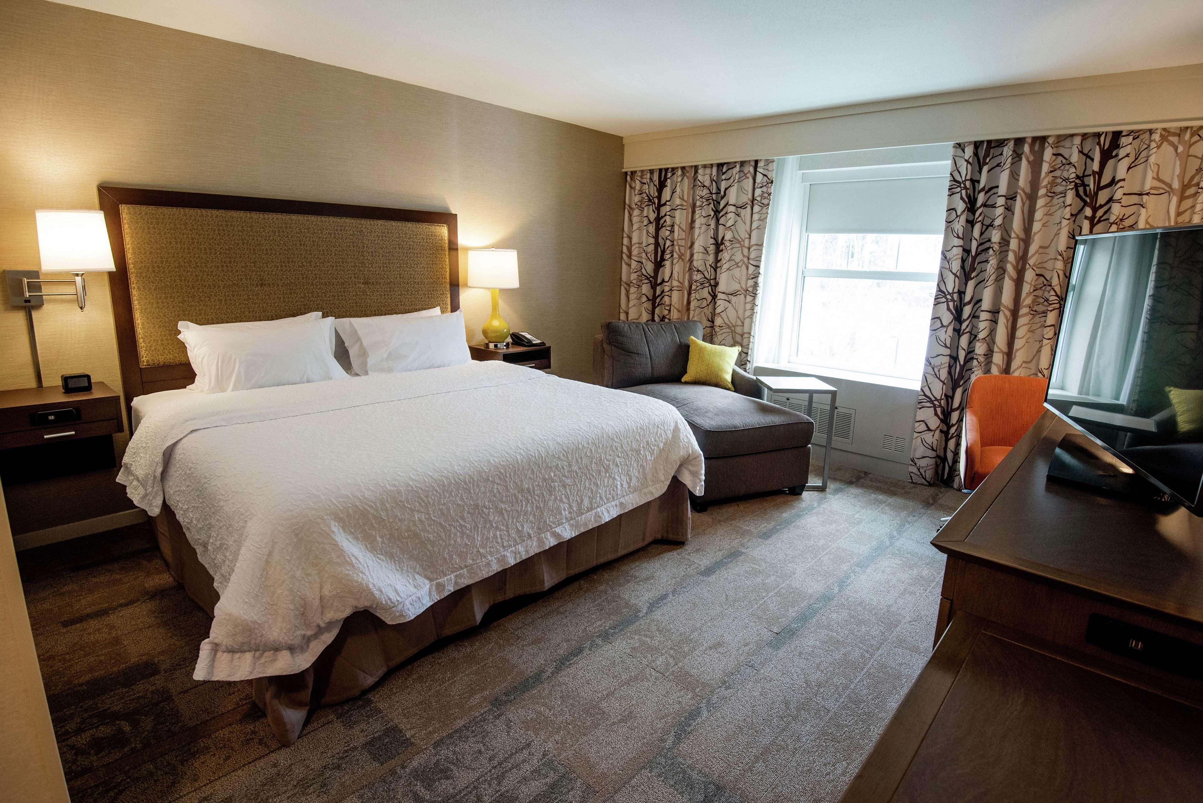 Hampton Inn & Suites Manchester, Vt Екстериор снимка