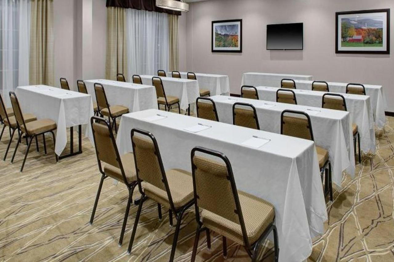 Hampton Inn & Suites Manchester, Vt Екстериор снимка