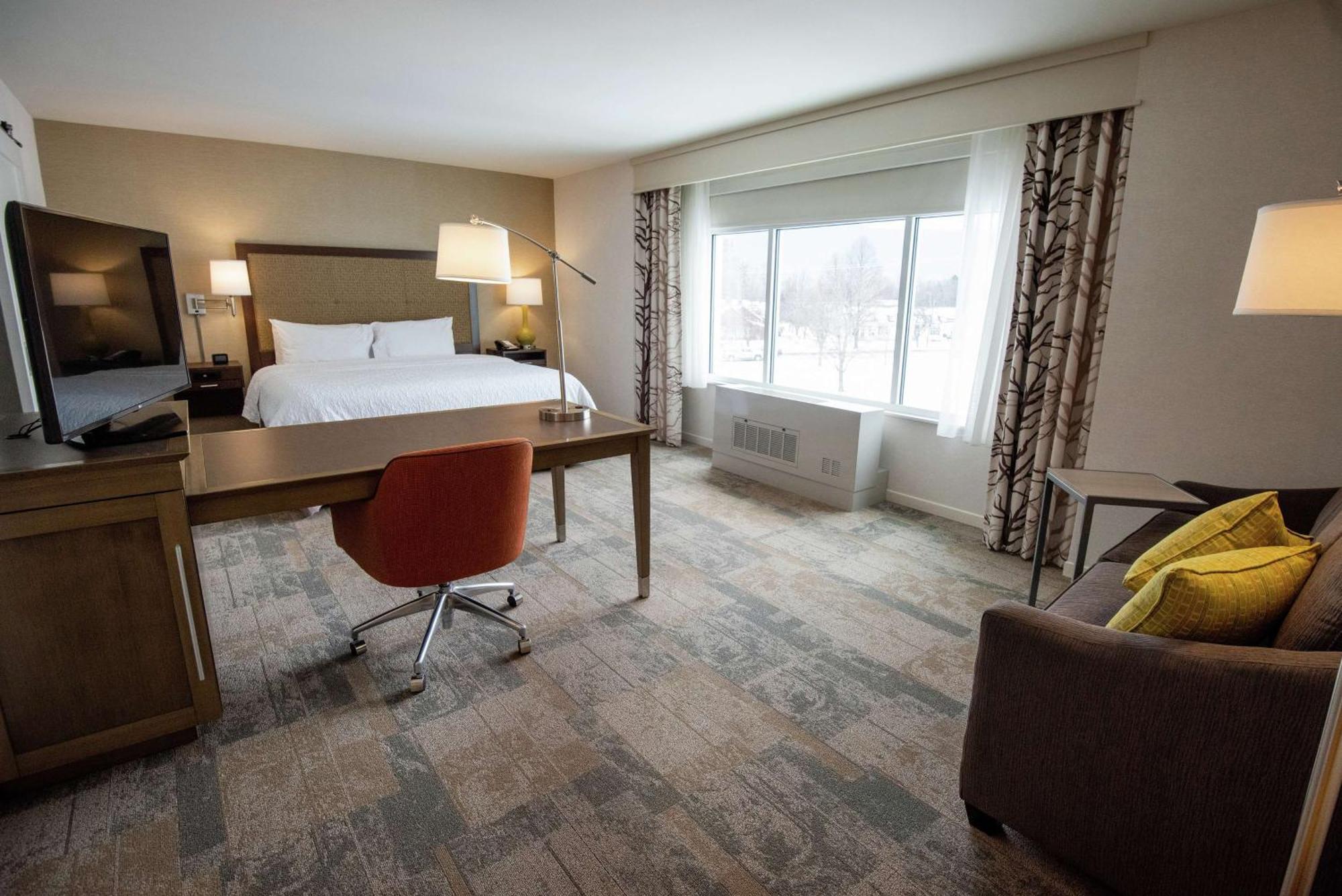 Hampton Inn & Suites Manchester, Vt Екстериор снимка
