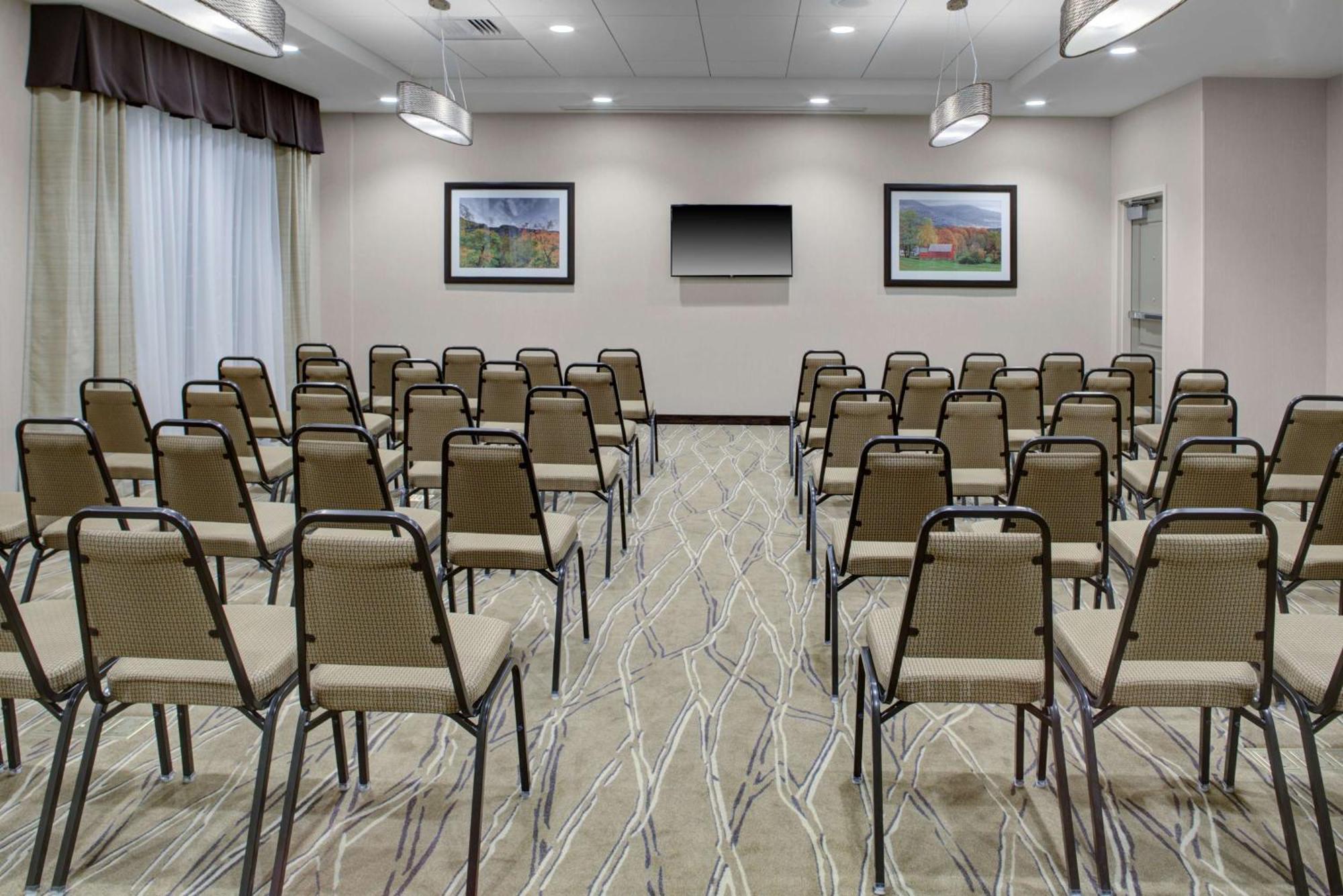 Hampton Inn & Suites Manchester, Vt Екстериор снимка
