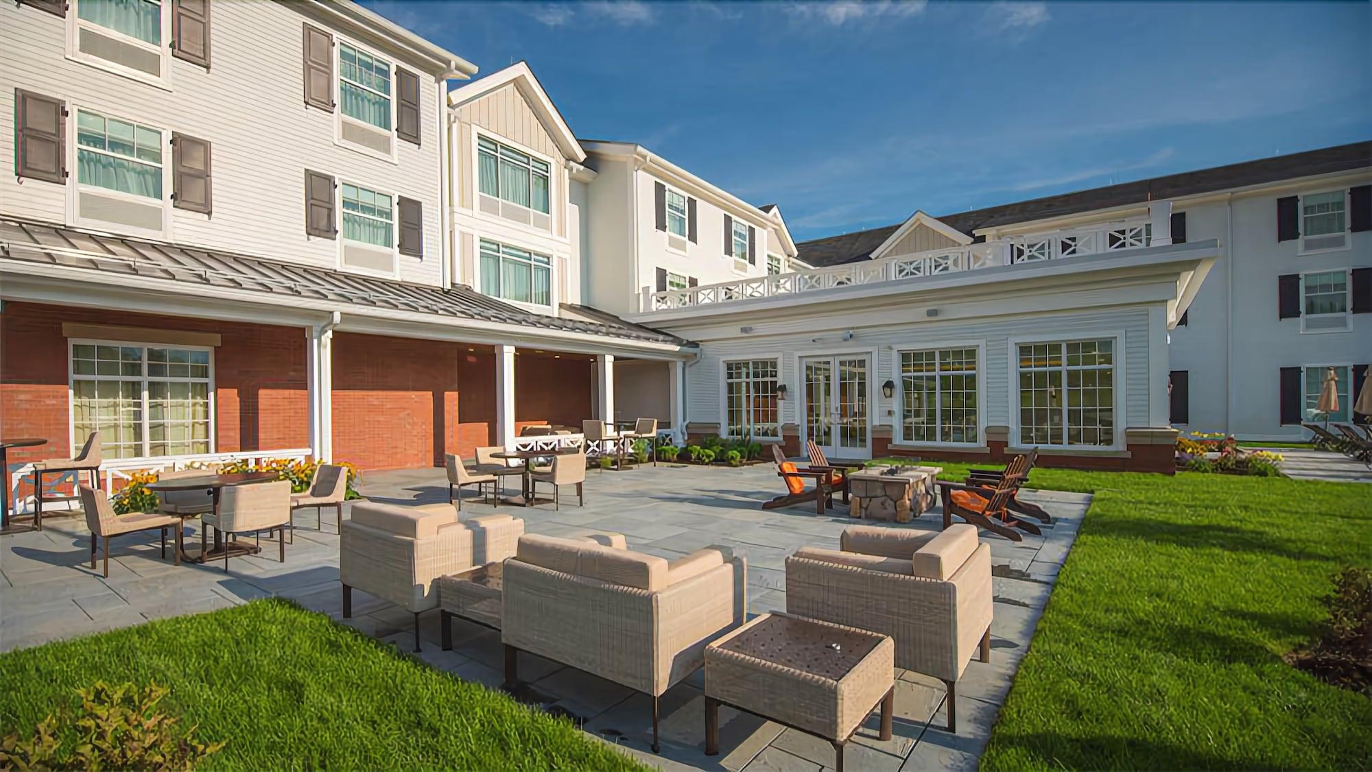 Hampton Inn & Suites Manchester, Vt Екстериор снимка